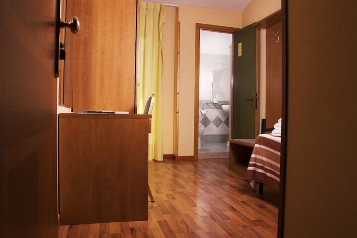 Room 16 of 81