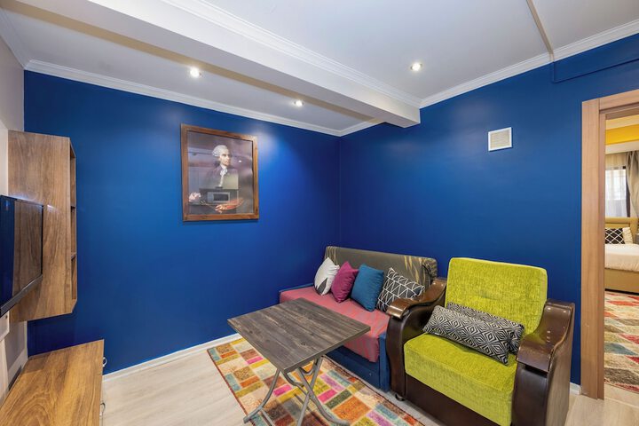 Room 105 of 158