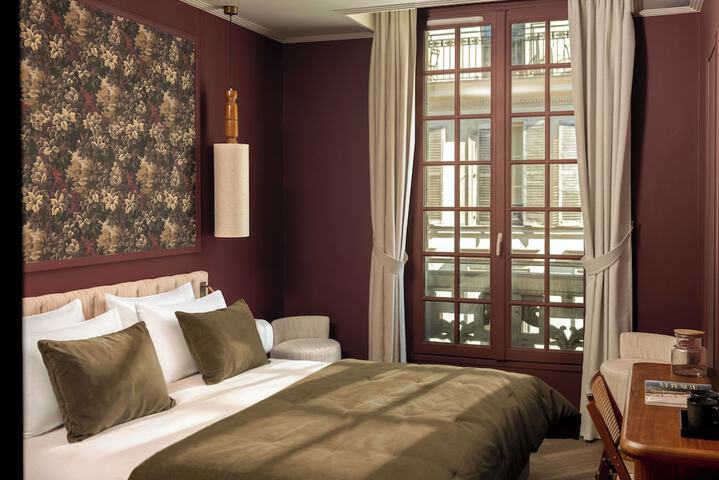 Room 10 of 28