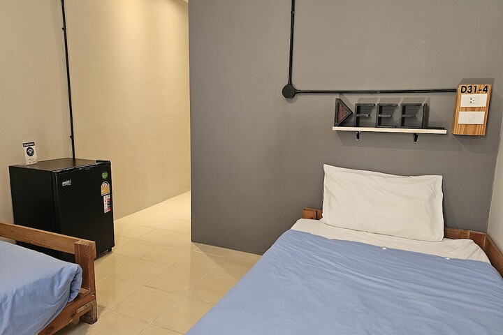 Room 30 of 86