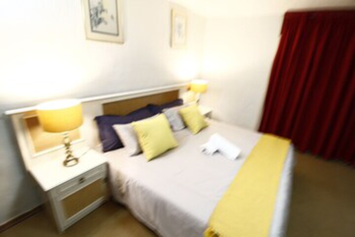 Room 18 of 27