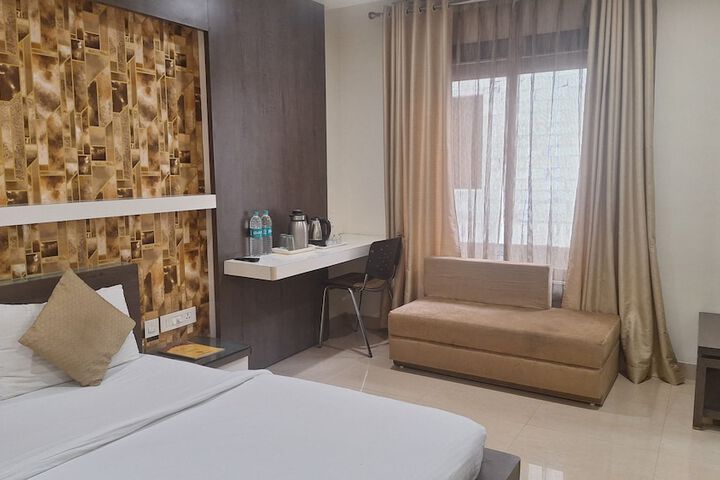 Room 17 of 32