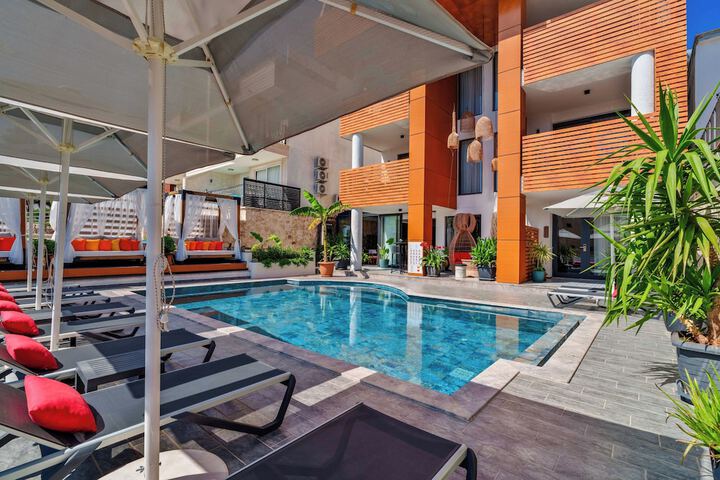 Pool 42 of 71