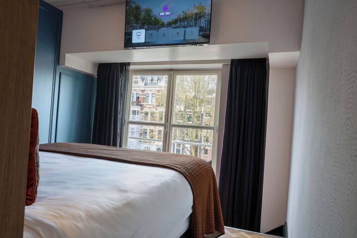 Room 46 of 105
