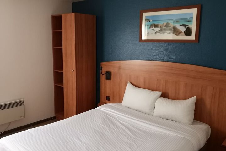 Room 5 of 43