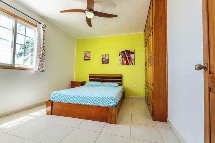 Room 2 of 35