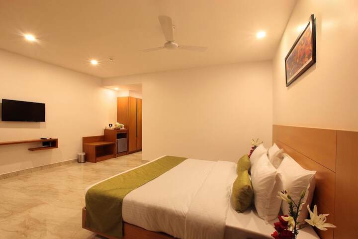 Room 16 of 37