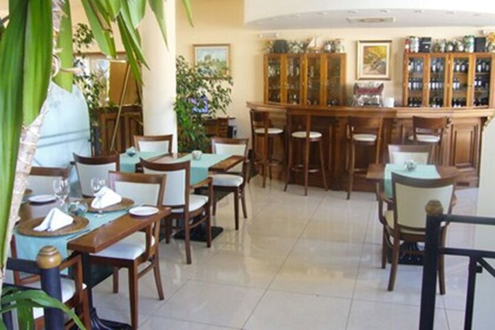 Dining 56 of 66