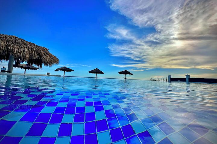 Pool 93 of 189