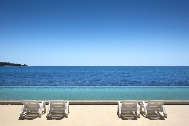 Pool 50 of 121