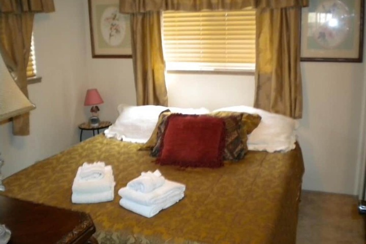 Room 5 of 14