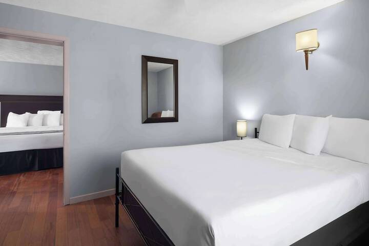 Room 17 of 23