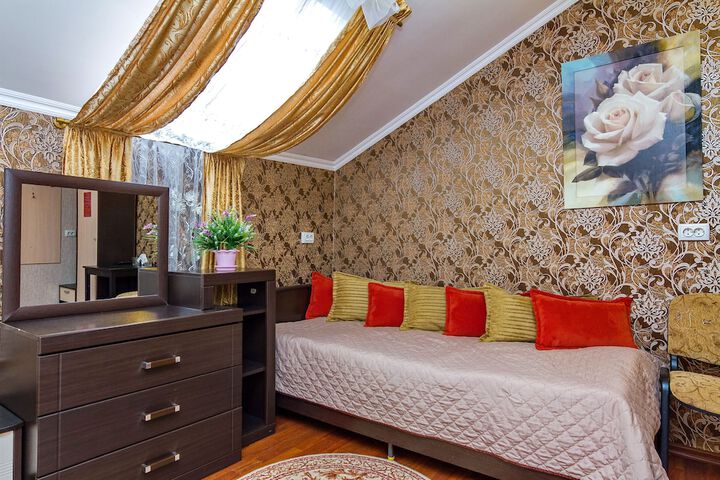 Room 28 of 67