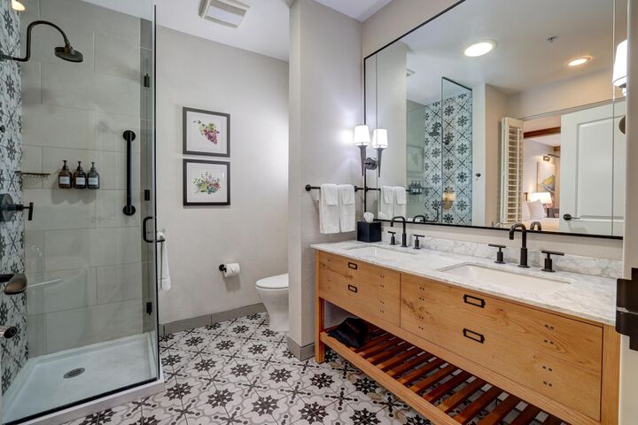 Bathroom shower