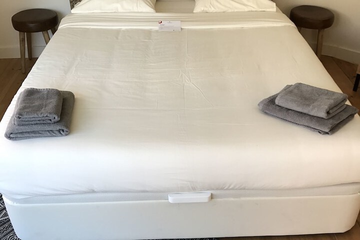 Room 6 of 53