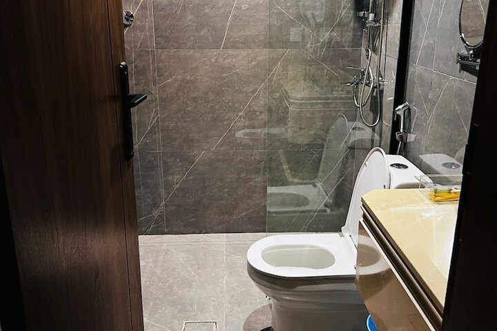 Room 20 of 34