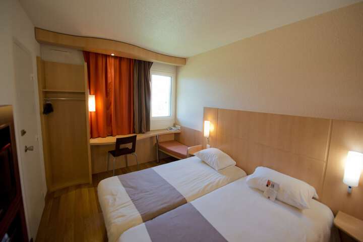 Room 3 of 22
