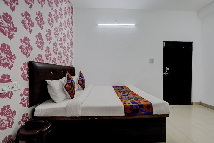Room 17 of 35
