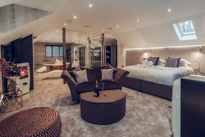 Room 36 of 390