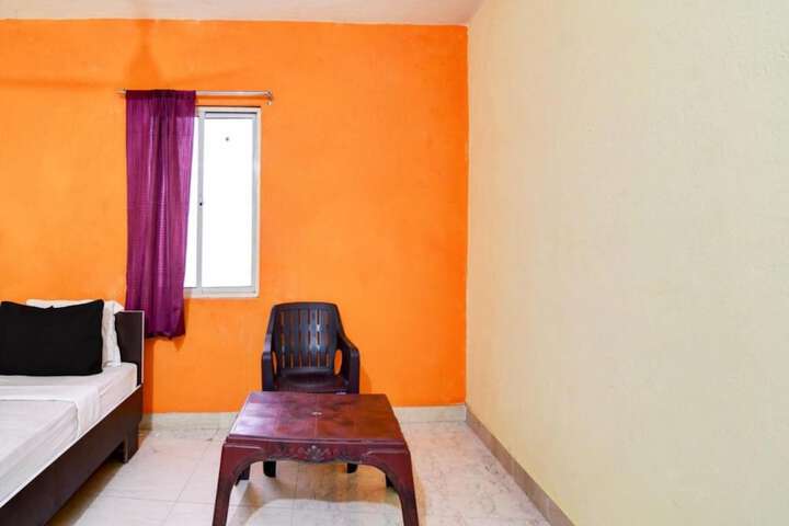 Room 13 of 16