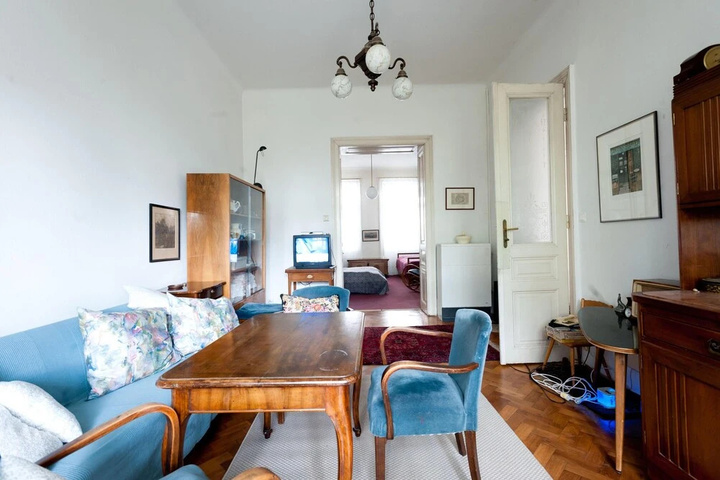 Room 4 of 13