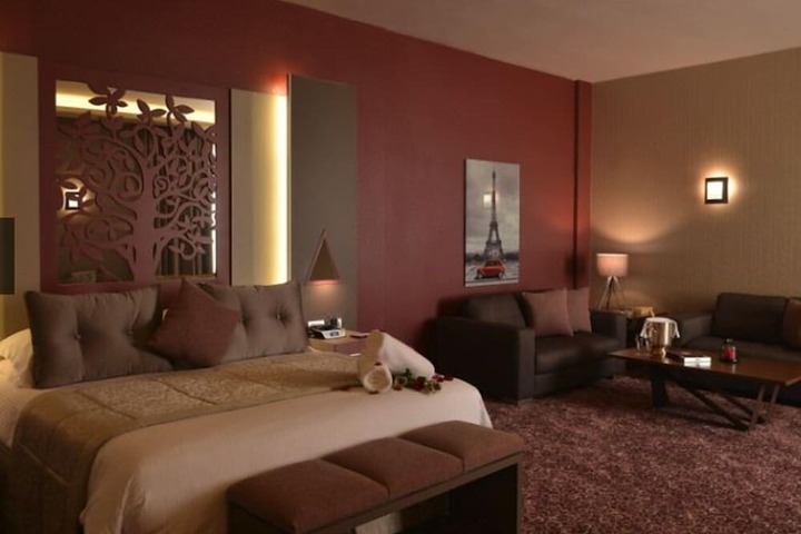 Room 23 of 96