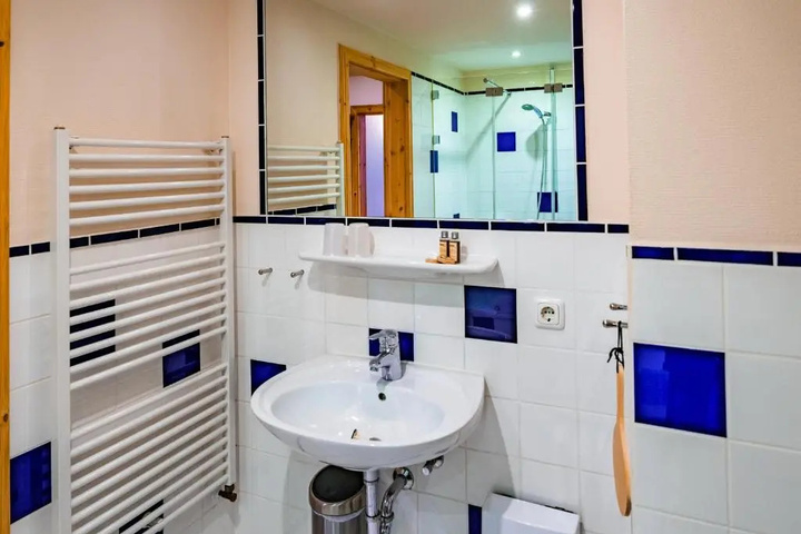 Room 7 of 21