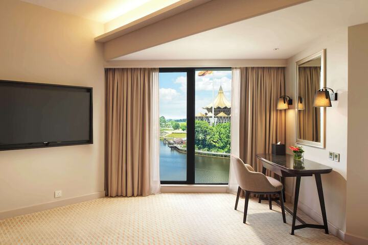 Room 42 of 106
