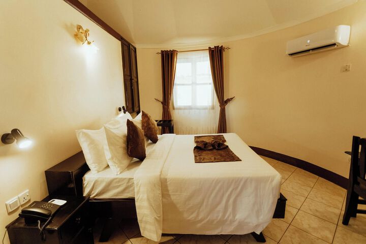 Room 9 of 39