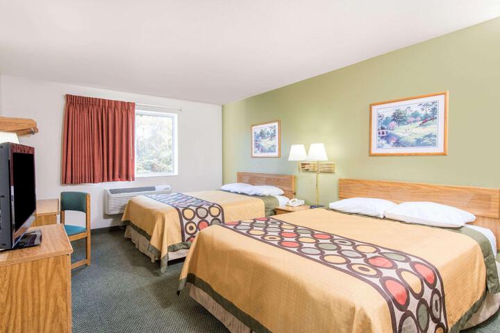 1 Queen Bed (2 of 20)