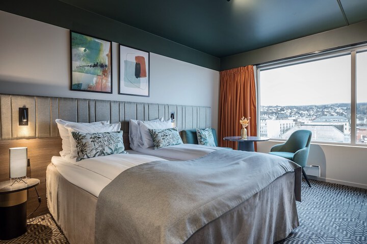 Room 10 of 72