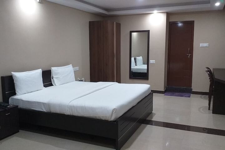 Room 28 of 44