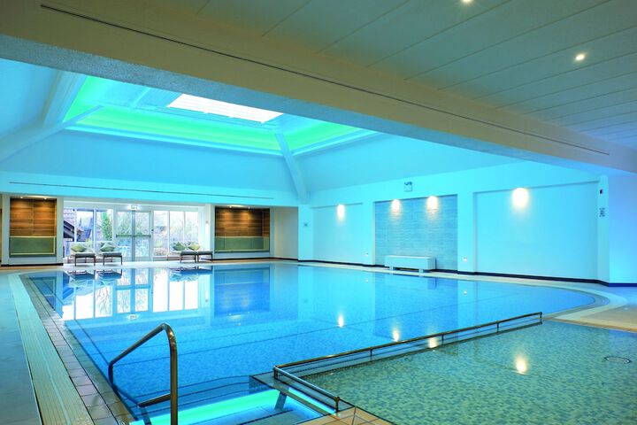 Pool 44 of 80