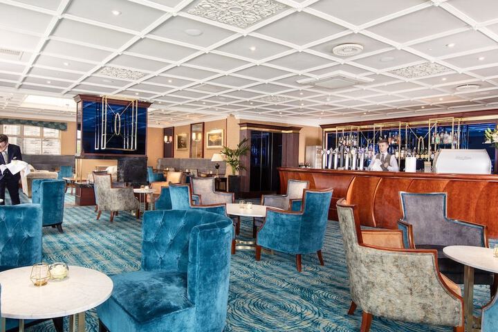 Lounge 98 of 117