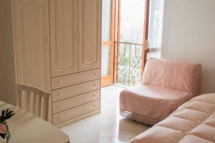 Room 11 of 27