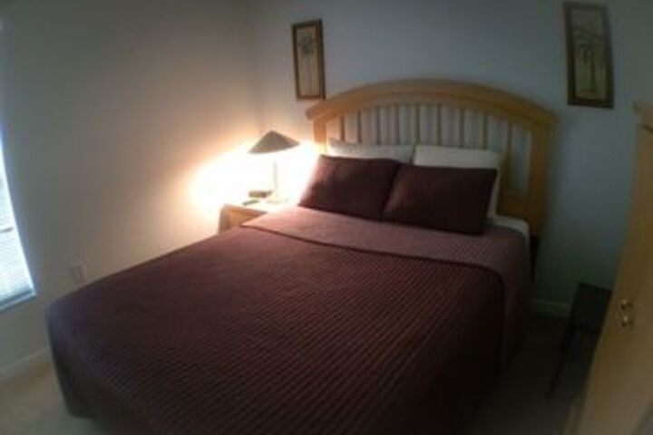 Room 7 of 18
