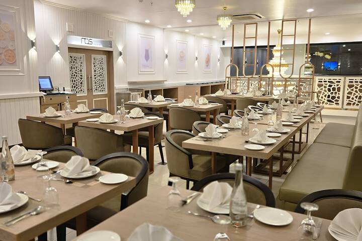 Dining 44 of 61