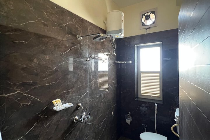 Room 18 of 31