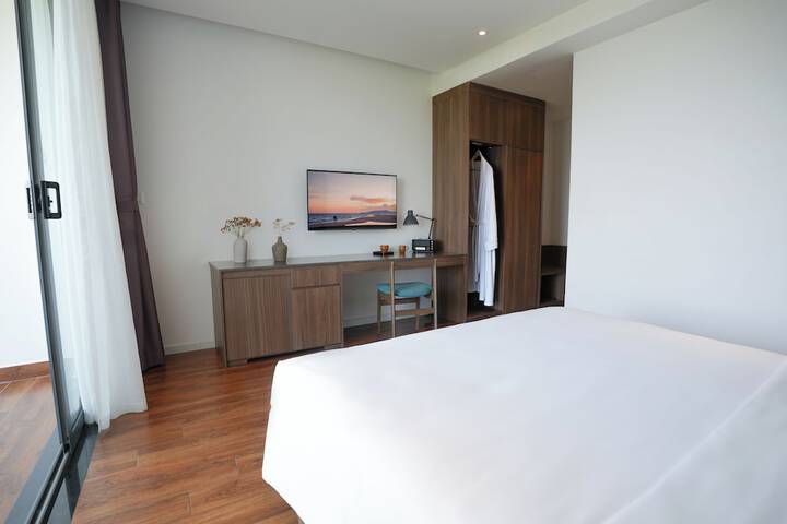Room 14 of 165
