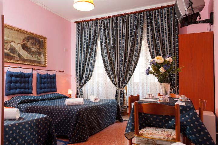 Room 5 of 14