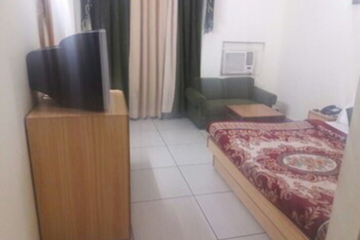 Room 34 of 35