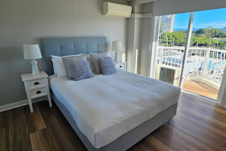 Room 6 of 85