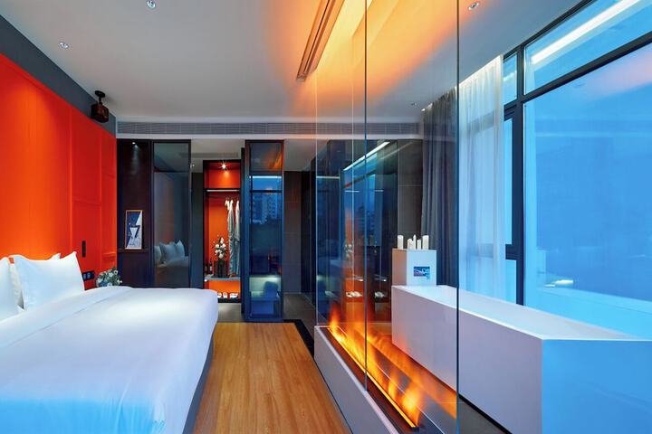 Room 54 of 143