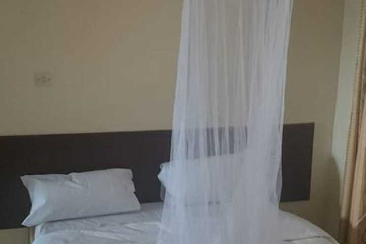 Room 4 of 20