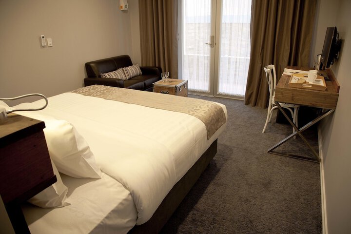 Room 2 of 39