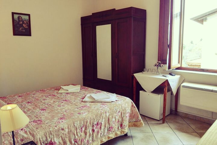 Room 4 of 46