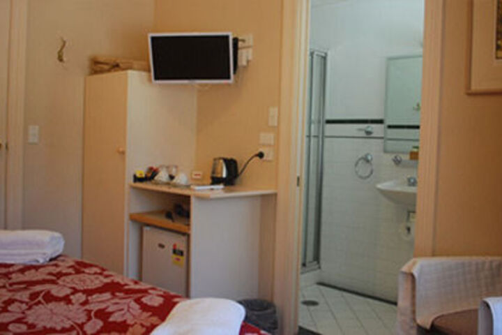 Room 8 of 14
