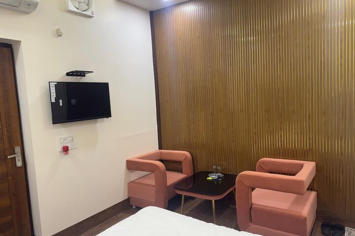 Room 17 of 29