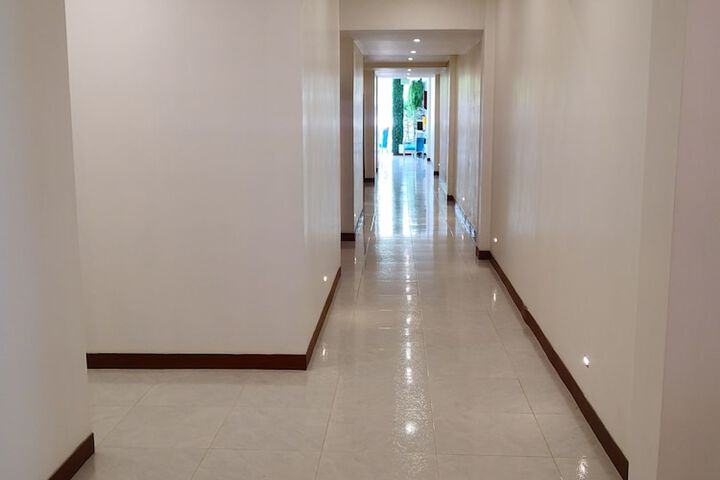 Ballroom/Hall 39 of 43