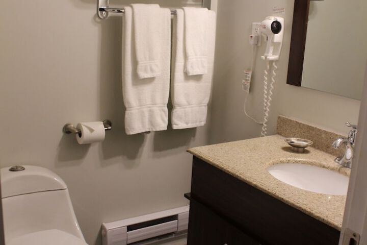Room 8 of 34